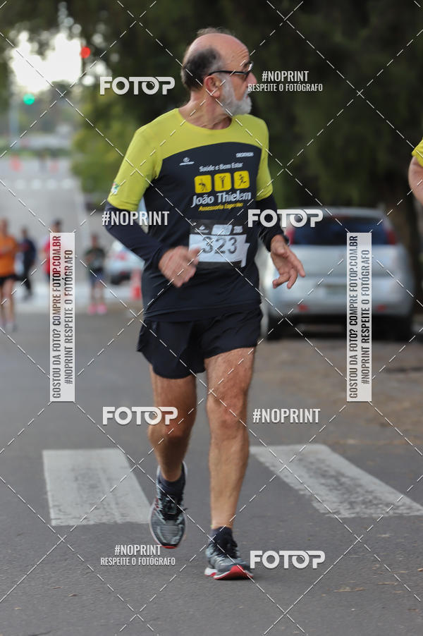 Buy your photos of the eventSANTANDER TRACK&FIELD RUN SERIES - Iguatemi Porto Alegre on Fotop