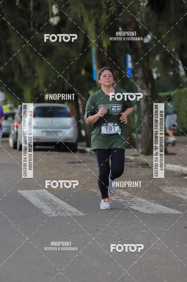 Buy your photos of the eventSANTANDER TRACK&FIELD RUN SERIES - Iguatemi Porto Alegre on Fotop