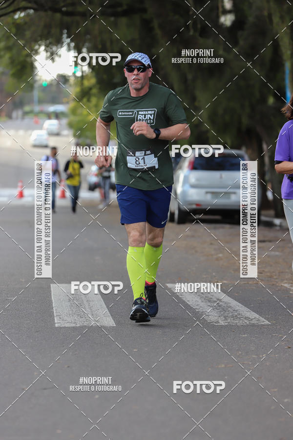 Buy your photos of the eventSANTANDER TRACK&FIELD RUN SERIES - Iguatemi Porto Alegre on Fotop