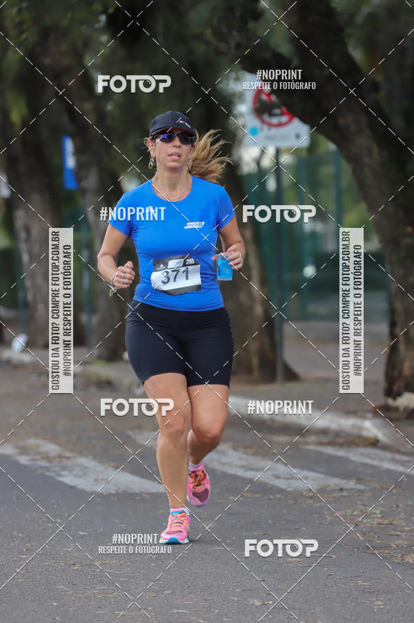 Buy your photos of the eventSANTANDER TRACK&FIELD RUN SERIES - Iguatemi Porto Alegre on Fotop