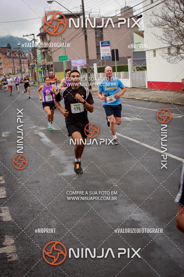 Achetez vos photos de l'vnement2 Corrida Run UNIUV sur Fotop