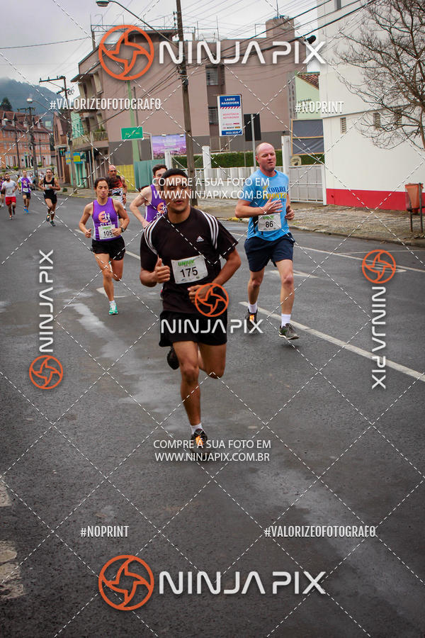 Achetez vos photos de l'vnement2 Corrida Run UNIUV sur Fotop