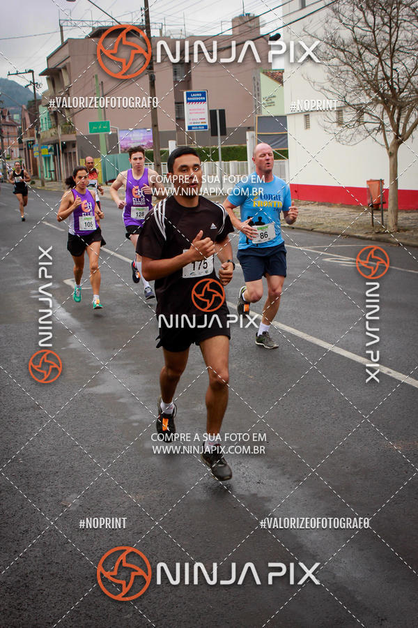 Achetez vos photos de l'vnement2 Corrida Run UNIUV sur Fotop