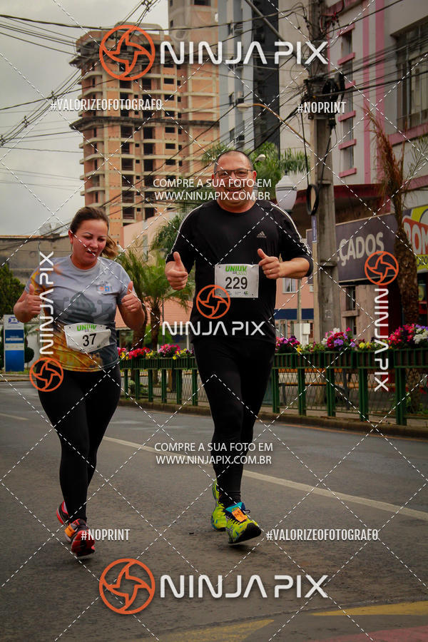 Achetez vos photos de l'vnement2 Corrida Run UNIUV sur Fotop