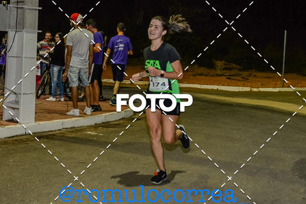 Buy your photos of the eventNIGHT RUN LAGOA DOURADA MG on Fotop