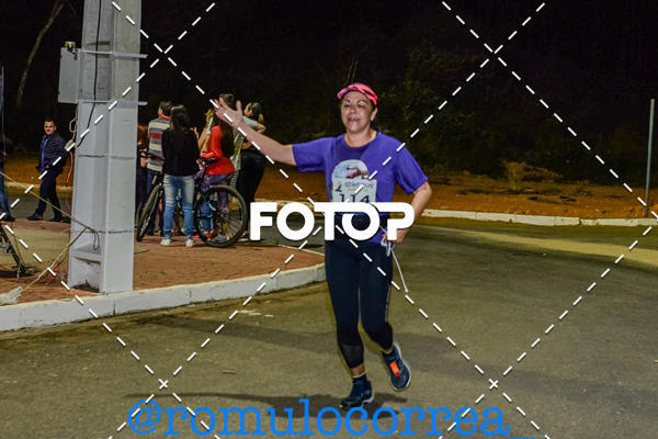 Buy your photos of the eventNIGHT RUN LAGOA DOURADA MG on Fotop