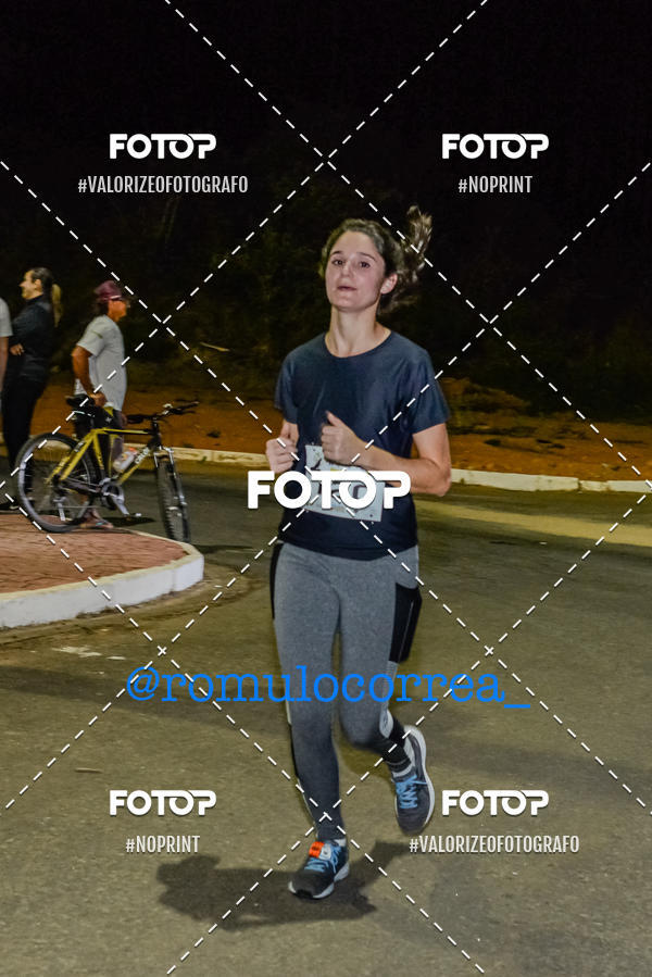 Buy your photos of the eventNIGHT RUN LAGOA DOURADA MG on Fotop