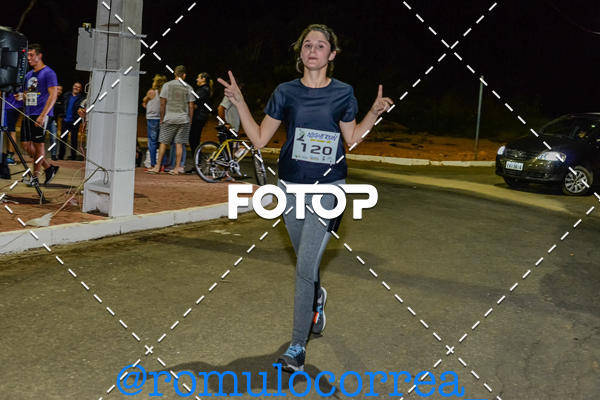 Buy your photos of the eventNIGHT RUN LAGOA DOURADA MG on Fotop