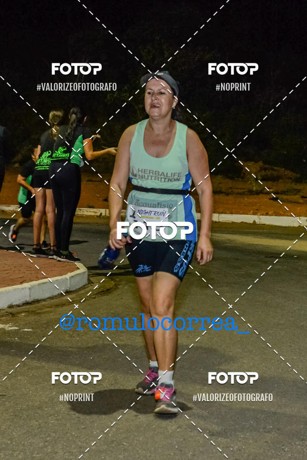 Buy your photos of the eventNIGHT RUN LAGOA DOURADA MG on Fotop