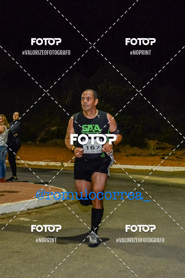 Buy your photos of the eventNIGHT RUN LAGOA DOURADA MG on Fotop