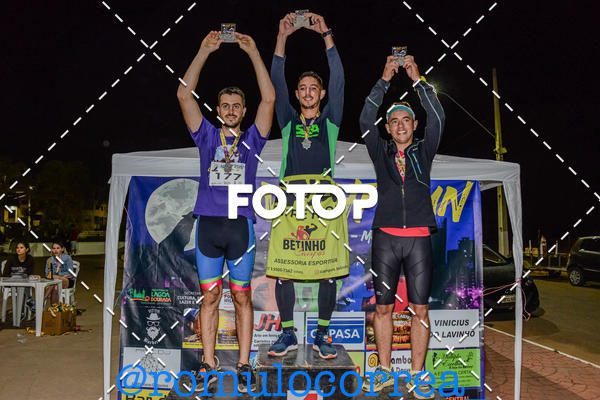 Buy your photos of the eventNIGHT RUN LAGOA DOURADA MG on Fotop