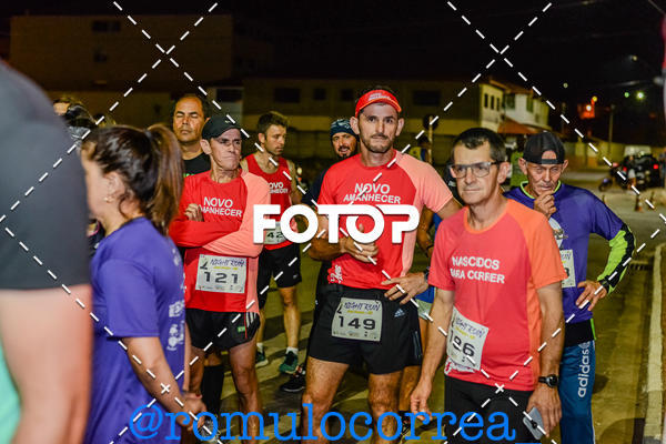 Buy your photos of the eventNIGHT RUN LAGOA DOURADA MG on Fotop