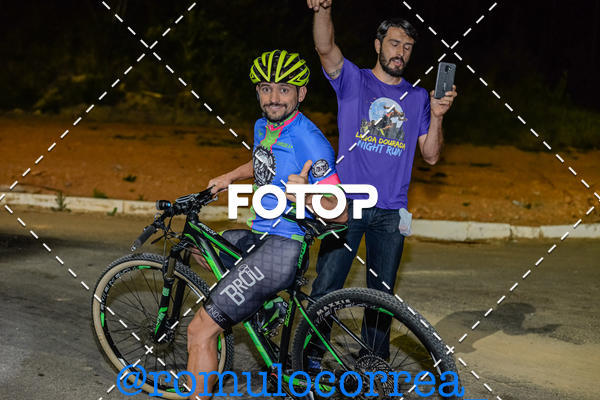 Buy your photos of the eventNIGHT RUN LAGOA DOURADA MG on Fotop