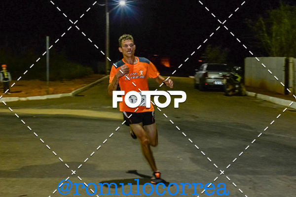 Buy your photos of the eventNIGHT RUN LAGOA DOURADA MG on Fotop