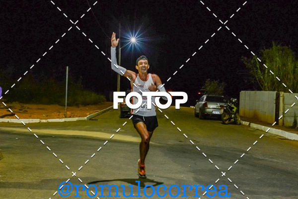 Buy your photos of the eventNIGHT RUN LAGOA DOURADA MG on Fotop