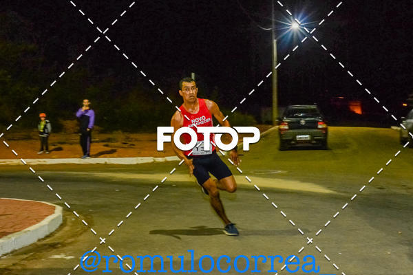 Buy your photos of the eventNIGHT RUN LAGOA DOURADA MG on Fotop