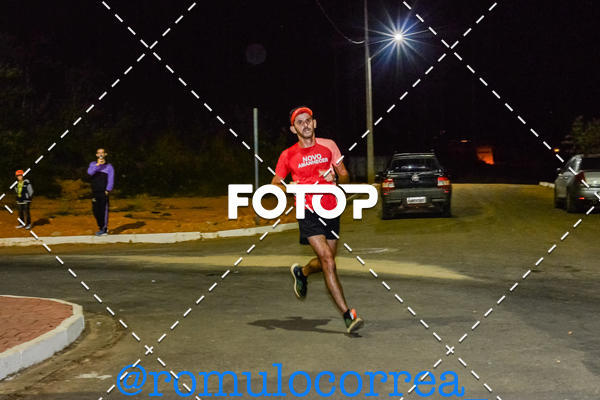 Buy your photos of the eventNIGHT RUN LAGOA DOURADA MG on Fotop