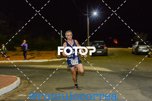Buy your photos of the eventNIGHT RUN LAGOA DOURADA MG on Fotop