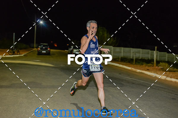 Buy your photos of the eventNIGHT RUN LAGOA DOURADA MG on Fotop