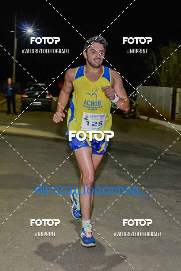 Buy your photos of the eventNIGHT RUN LAGOA DOURADA MG on Fotop
