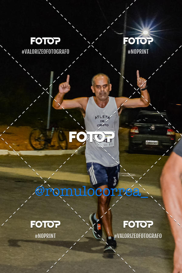 Buy your photos of the eventNIGHT RUN LAGOA DOURADA MG on Fotop