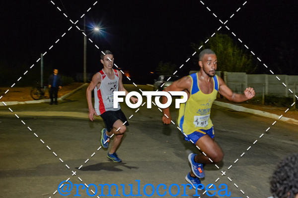 Buy your photos of the eventNIGHT RUN LAGOA DOURADA MG on Fotop