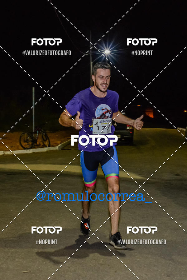 Buy your photos of the eventNIGHT RUN LAGOA DOURADA MG on Fotop