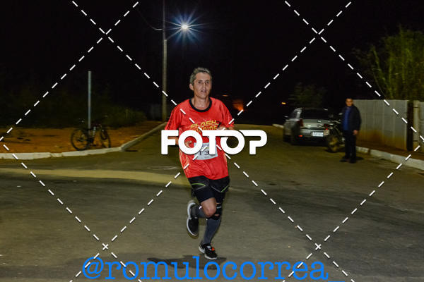 Buy your photos of the eventNIGHT RUN LAGOA DOURADA MG on Fotop