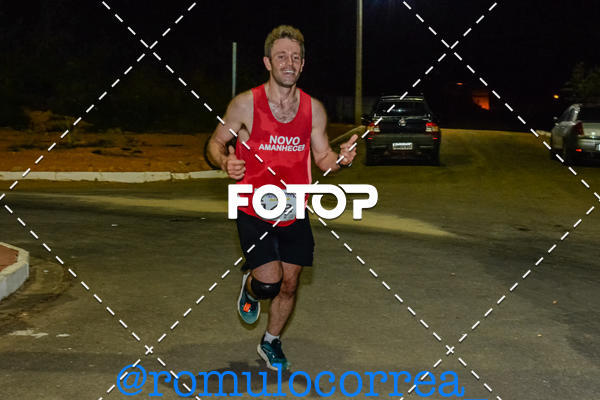 Buy your photos of the eventNIGHT RUN LAGOA DOURADA MG on Fotop