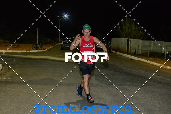 Buy your photos of the eventNIGHT RUN LAGOA DOURADA MG on Fotop