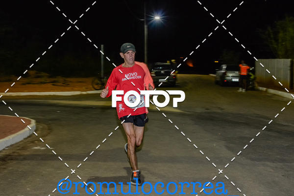 Buy your photos of the eventNIGHT RUN LAGOA DOURADA MG on Fotop