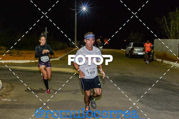 Buy your photos of the eventNIGHT RUN LAGOA DOURADA MG on Fotop