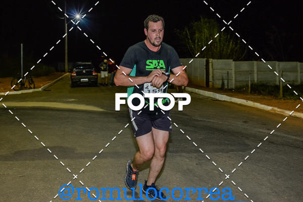 Buy your photos of the eventNIGHT RUN LAGOA DOURADA MG on Fotop