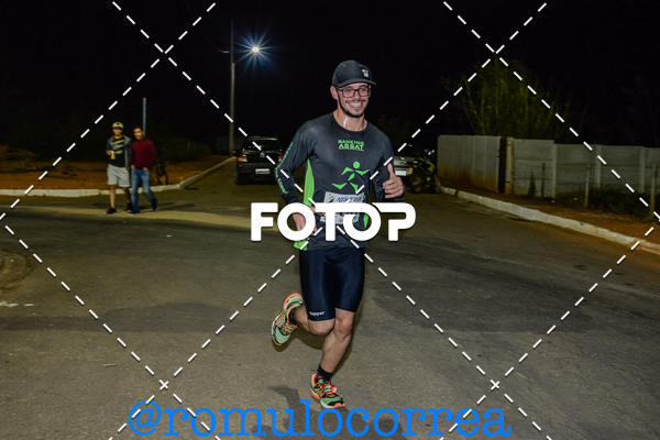 Buy your photos of the eventNIGHT RUN LAGOA DOURADA MG on Fotop