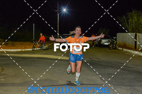 Buy your photos of the eventNIGHT RUN LAGOA DOURADA MG on Fotop