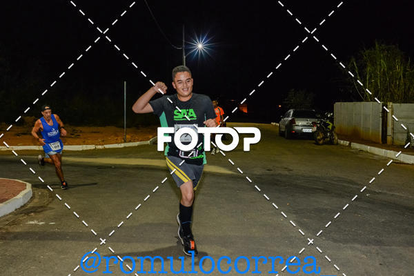 Buy your photos of the eventNIGHT RUN LAGOA DOURADA MG on Fotop