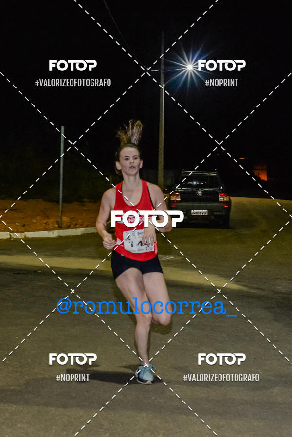 Buy your photos of the eventNIGHT RUN LAGOA DOURADA MG on Fotop