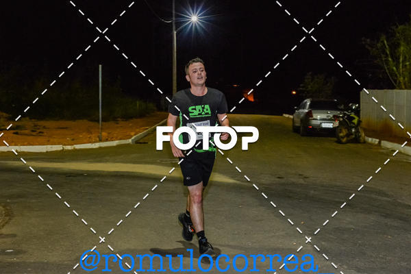 Buy your photos of the eventNIGHT RUN LAGOA DOURADA MG on Fotop