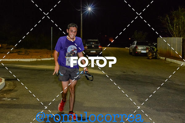 Buy your photos of the eventNIGHT RUN LAGOA DOURADA MG on Fotop