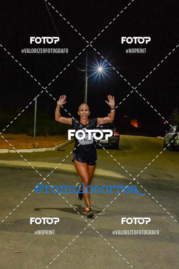 Buy your photos of the eventNIGHT RUN LAGOA DOURADA MG on Fotop