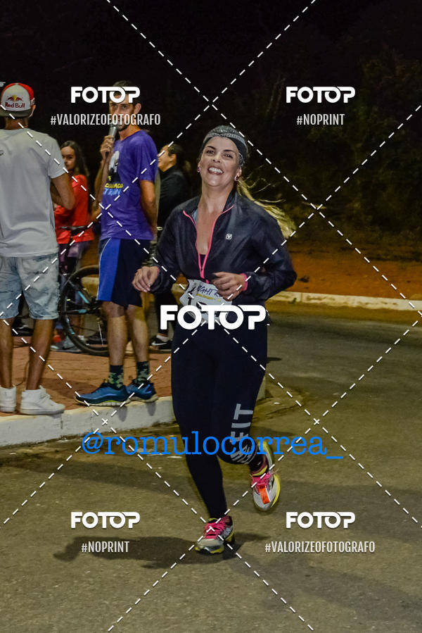 Buy your photos of the eventNIGHT RUN LAGOA DOURADA MG on Fotop