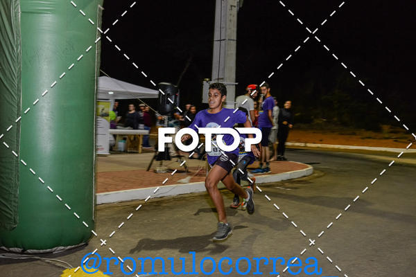 Buy your photos of the eventNIGHT RUN LAGOA DOURADA MG on Fotop