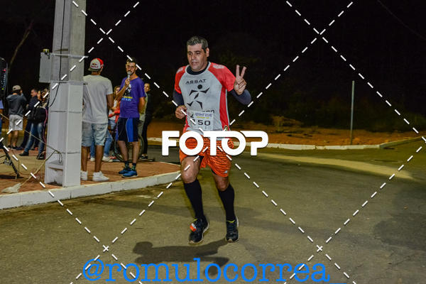 Buy your photos of the eventNIGHT RUN LAGOA DOURADA MG on Fotop