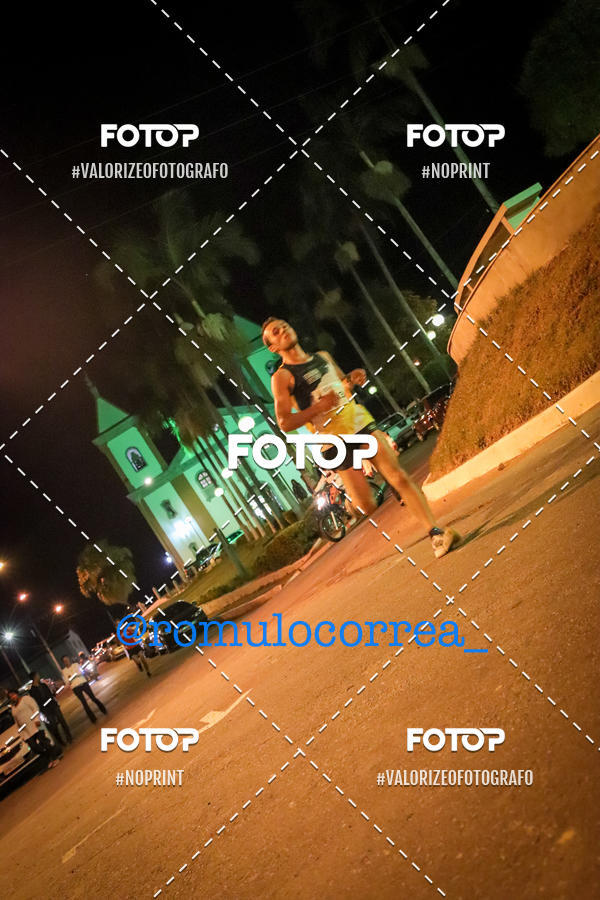 Buy your photos of the eventNIGHT RUN LAGOA DOURADA MG on Fotop