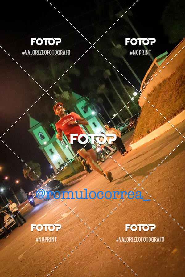 Buy your photos of the eventNIGHT RUN LAGOA DOURADA MG on Fotop