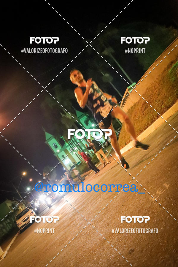 Buy your photos of the eventNIGHT RUN LAGOA DOURADA MG on Fotop