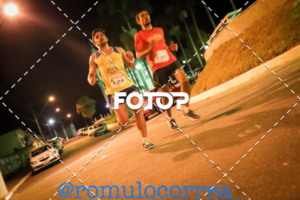 Buy your photos of the eventNIGHT RUN LAGOA DOURADA MG on Fotop
