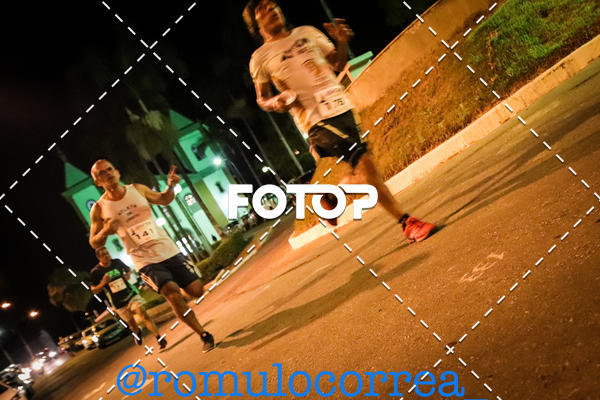 Buy your photos of the eventNIGHT RUN LAGOA DOURADA MG on Fotop
