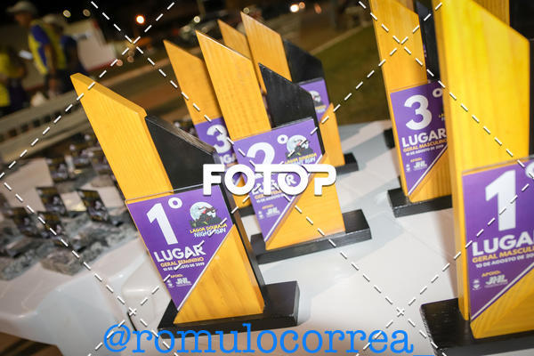 Buy your photos of the eventNIGHT RUN LAGOA DOURADA MG on Fotop