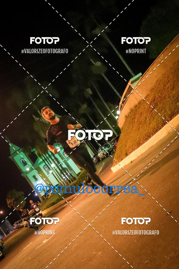 Buy your photos of the eventNIGHT RUN LAGOA DOURADA MG on Fotop